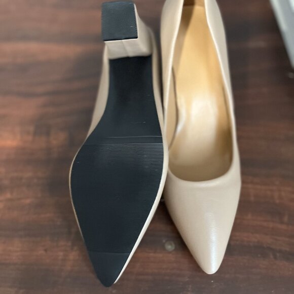 Amazon Essentials Nude Heels - Womens Size 8 - Picture 4 of 4